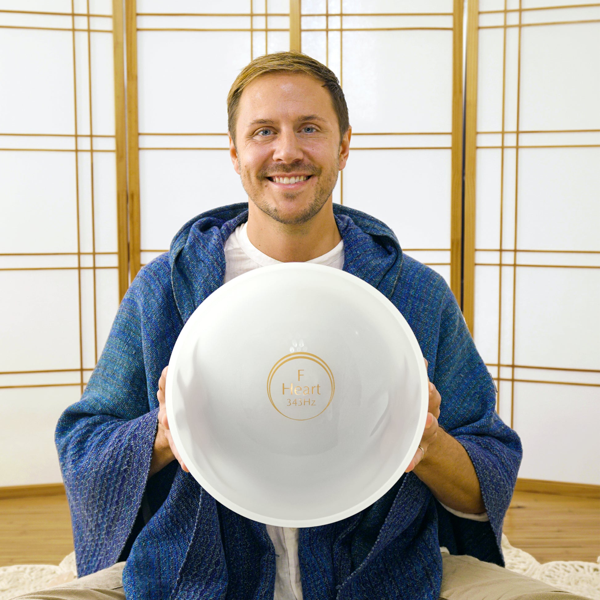 Heart chakra singing bowl